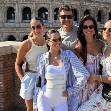 Vera Viel e Rodrigo Faro recriam foto antiga com as filhas em famoso ponto turístico de Roma; confira