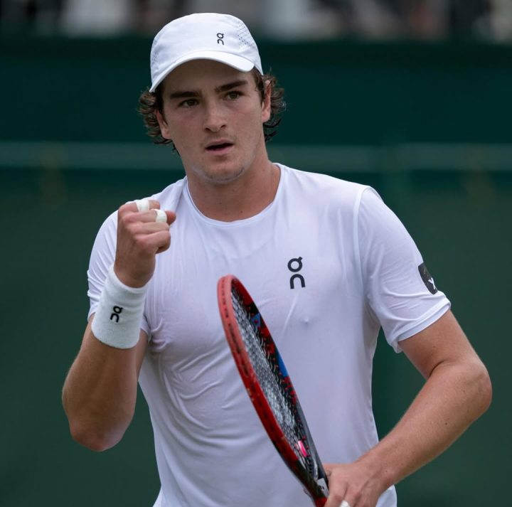 Fora das quadras, João Fonseca sobe para 47º no ranking da ATP