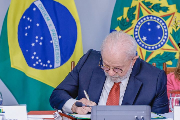 Lula veta redução da pena mínima para lavagem de dinheiro