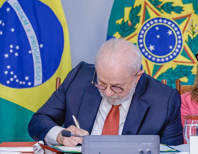 Lula veta redução da pena mínima para lavagem de dinheiro