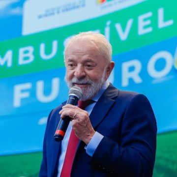 ‘Se cobrar da gente, vamos cobrar também’, diz Lula sobre tarifas dos EUA