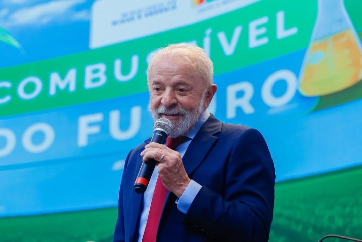 ‘Se cobrar da gente, vamos cobrar também’, diz Lula sobre tarifas dos EUA