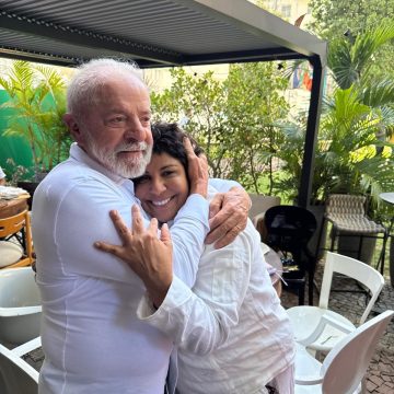 Presidente Lula almoça com autoridades baianas em restaurante dentro de museu em Salvador