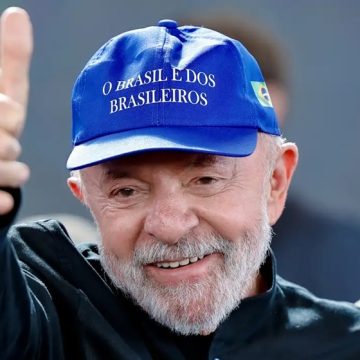 ‘Esse país não baixará a cabeça para ninguém’, diz Lula sobre sanção de Trump