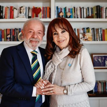 Lula visita Cristina Kirchner e declara: ‘Acredito na inocência dela’