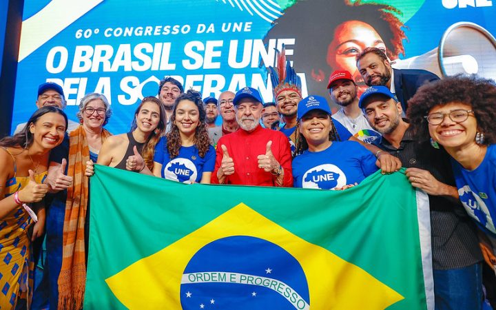 Lula participa do 60º Congresso da UNE e sanciona lei de assistência estudantil