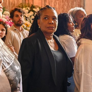 Em velório, Margareth Menezes exalta legado de Preta Gil: ‘Momento triste’