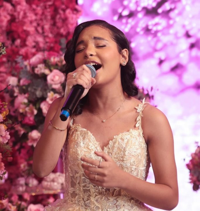 Cantora gospel Maria Marçal faz festa luxuosa para comemorar 16 anos; veja fotos