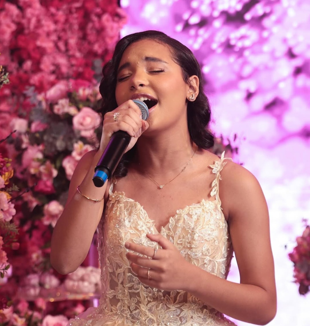 Cantora gospel Maria Marçal faz festa luxuosa para comemorar 16 anos; veja fotos