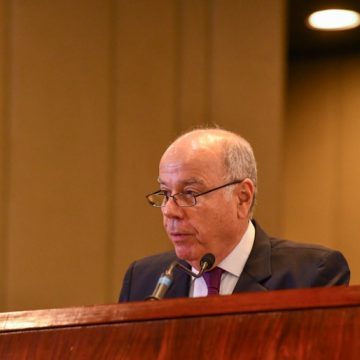 Mauro Vieira desembarca nos EUA e tentará negociar tarifaço anunciado por Trump