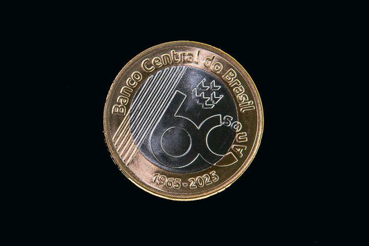 Banco Central lança moeda especial de R$ 1 para comemorar aniversário de 60 anos