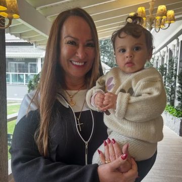 Mãe de Neymar faz rejuvenescimento facial; veja como ficou