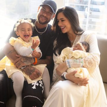Neymar Jr. e Bruna Biancardi publicam primeiras fotos com Mel: ‘Pra adoçar nossas vidas’