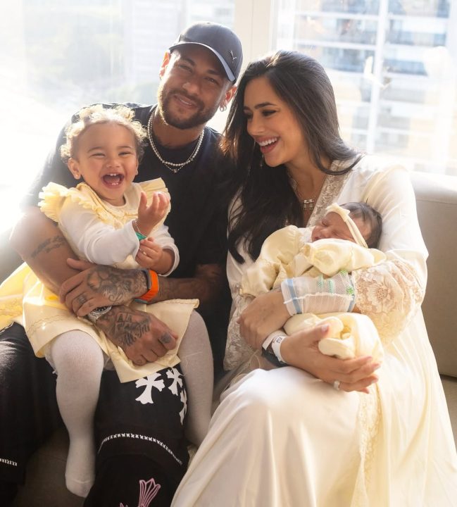 Neymar Jr. e Bruna Biancardi publicam primeiras fotos com Mel: ‘Pra adoçar nossas vidas’