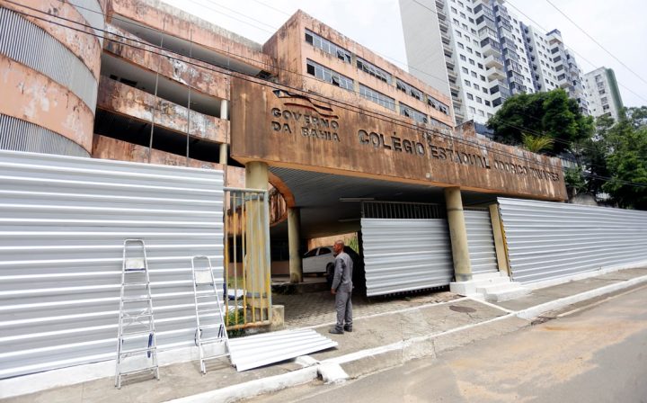 Governo anuncia leilão do terreno do Colégio Odorico Tavares no bairro da Vitória