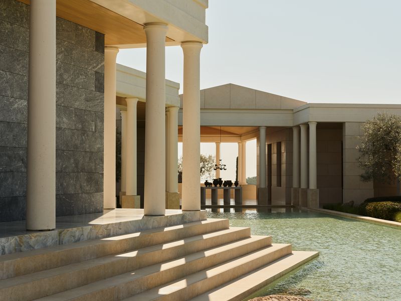 Vai à Grécia no verão? Descubra o único hotel da rede Aman no país – um verdadeiro refúgio de luxo no Peloponeso
