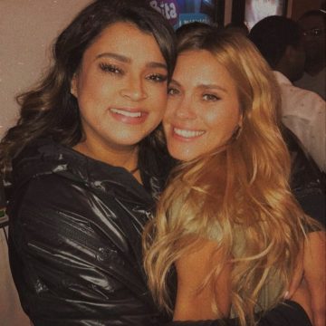 Carolina Dieckmmann viajou para visitar Preta Gil após saber de agravamento do quadro de saúde