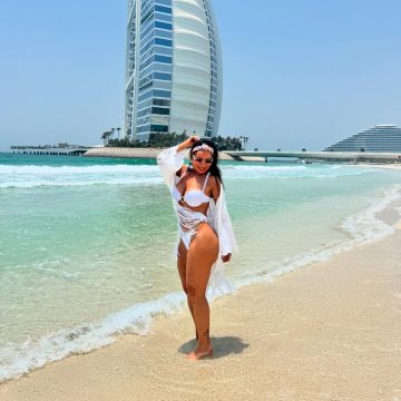 Scheila Carvalho compartilha fotos de viagem em família a Dubai