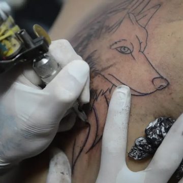 Conselho Federal de Medicina proíbe anestesia para a realização de tatuagens