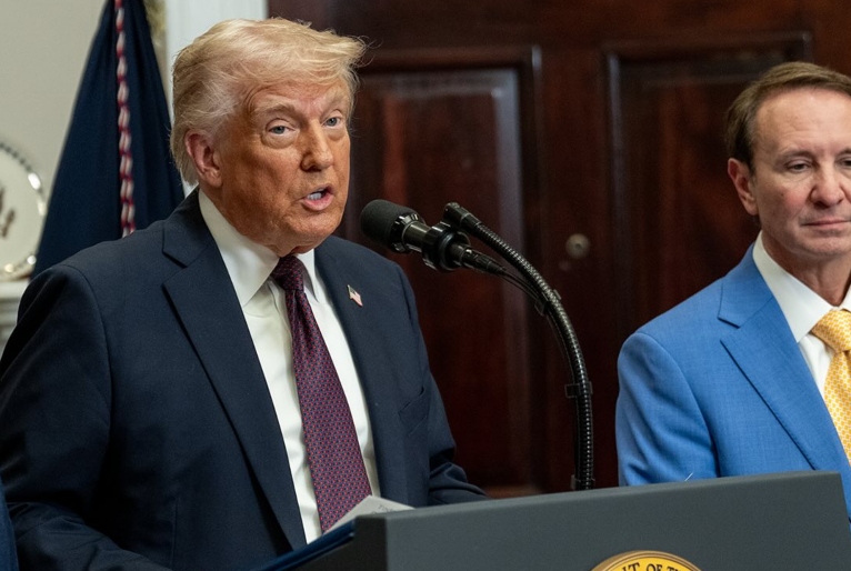 Trump anuncia tarifas de até 40% sobre importações de 14 países