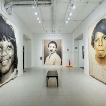Recorde de público em São Paulo e Belo Horizonte, exposição “Encruzilhadas” entra em reta final na capital baiana
