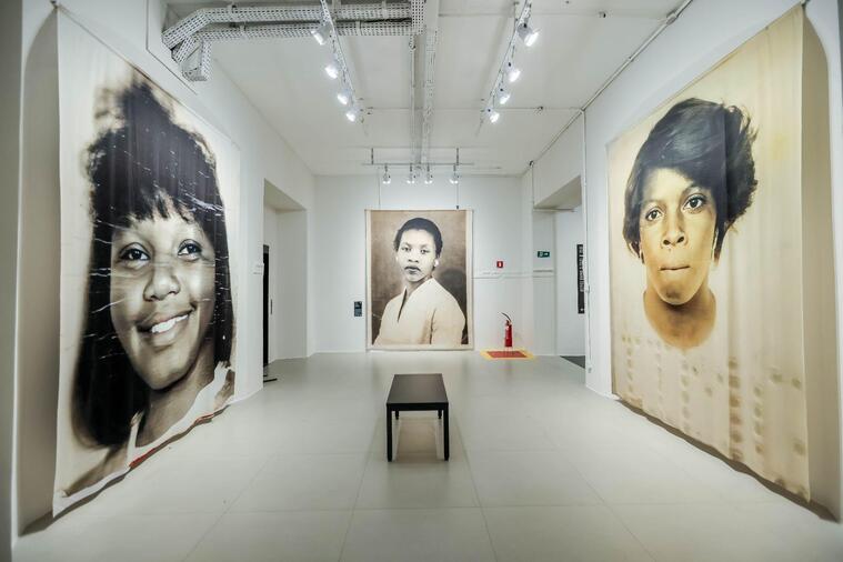Recorde de público em São Paulo e Belo Horizonte, exposição “Encruzilhadas” entra em reta final na capital baiana