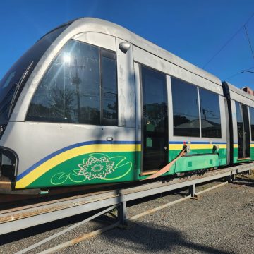 Última remessa de trens do VLT de Salvador segue para adequações em São Paulo