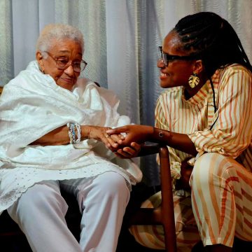 Djamila Ribeiro celebra encontro com Vovó Cici em Salvador: ‘Grande inspiração’