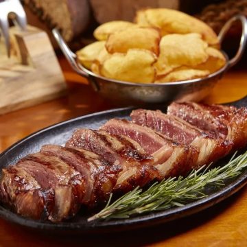 Carne mais cara do mundo vira febre no Brasil e conquista cardápios de luxo