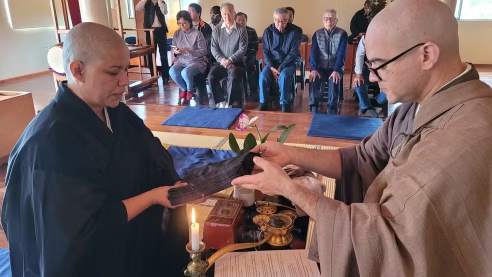 Baiana se torna a primeira monja zen budista afro-indígena em linhagem japonesa com mais de 700 anos