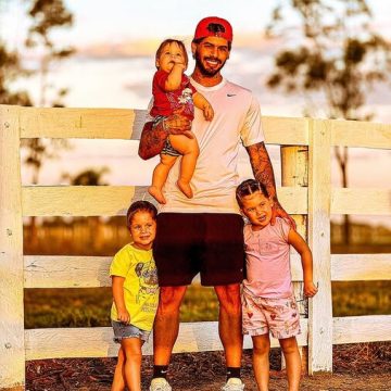 Zé Felipe curte dia na Fazenda Talismã com os três filhos; veja fotos