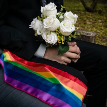 Suprema Corte dos EUA avalia pedido para derrubar decisão histórica sobre casamento entre pessoas do mesmo sexo