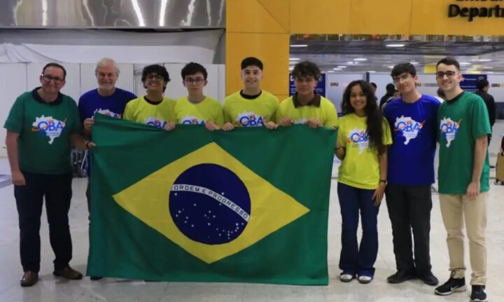 Estudantes brasileiros representam o país na Olimpíada Internacional de Astronomia e Astrofísica, na Índia
