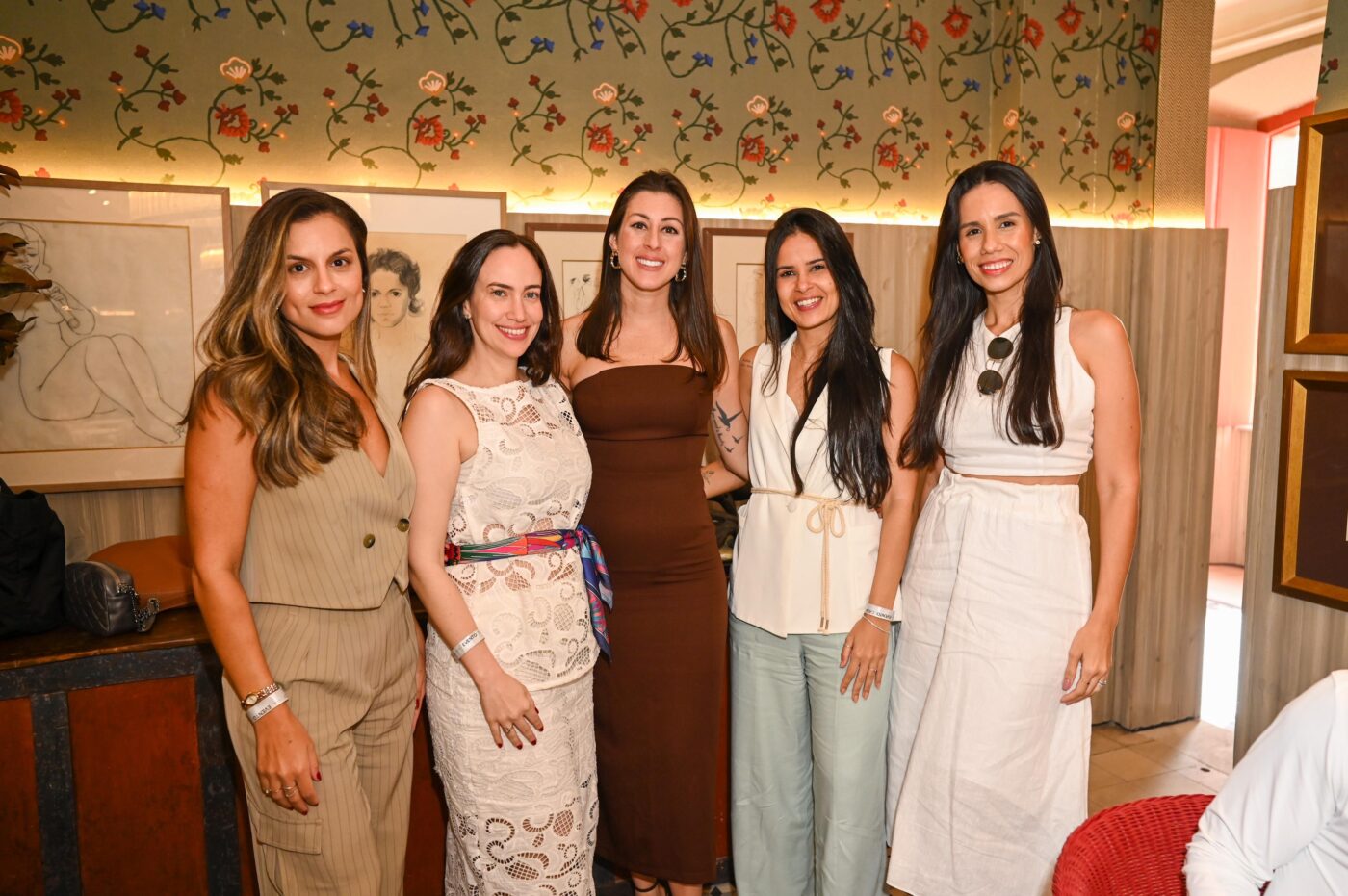 Bianca Mota, Gabriela Machado, Maria Paula, Priscila Ribeiro e Mariana Souza
