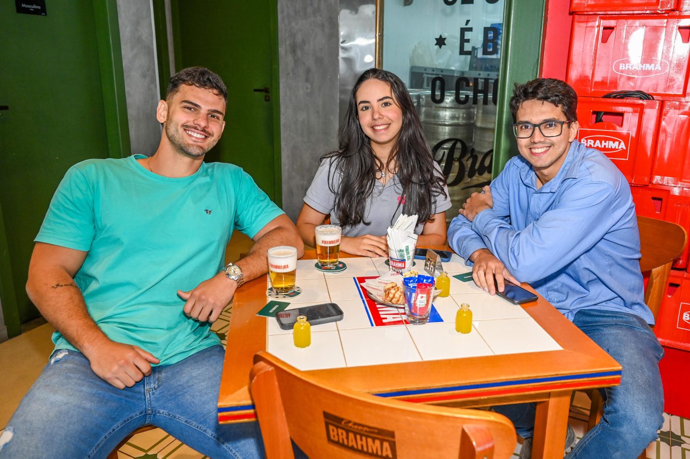 Pedro Pinho, Caroline Melo e Vitor Abreu