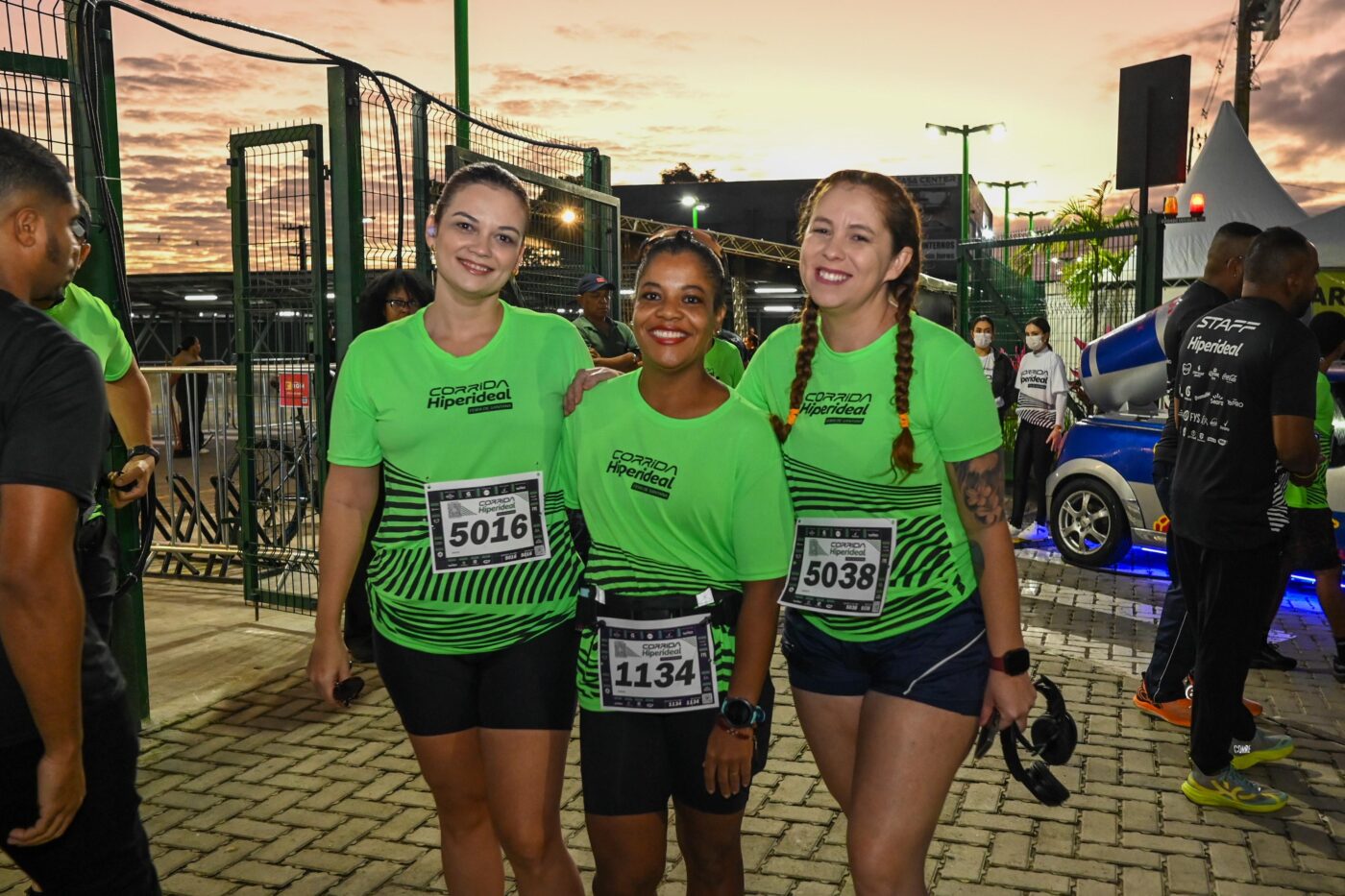 Mylla Almeida, Marisa Almeida e Fabíola Barreto
