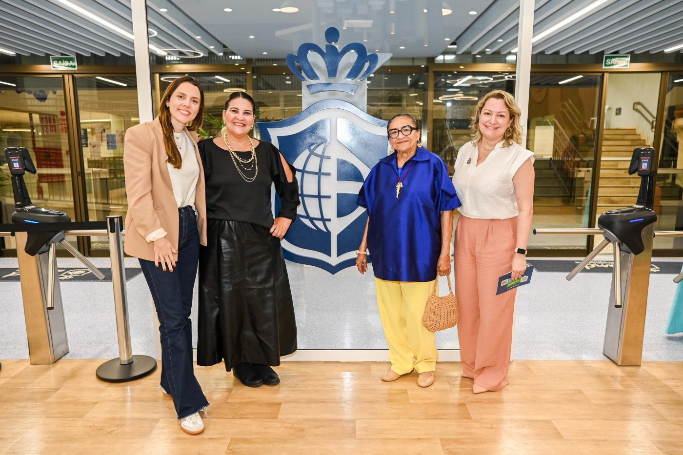 Camila Martins, Elaine Schindler, Licia Fabio e Mariana Madeira