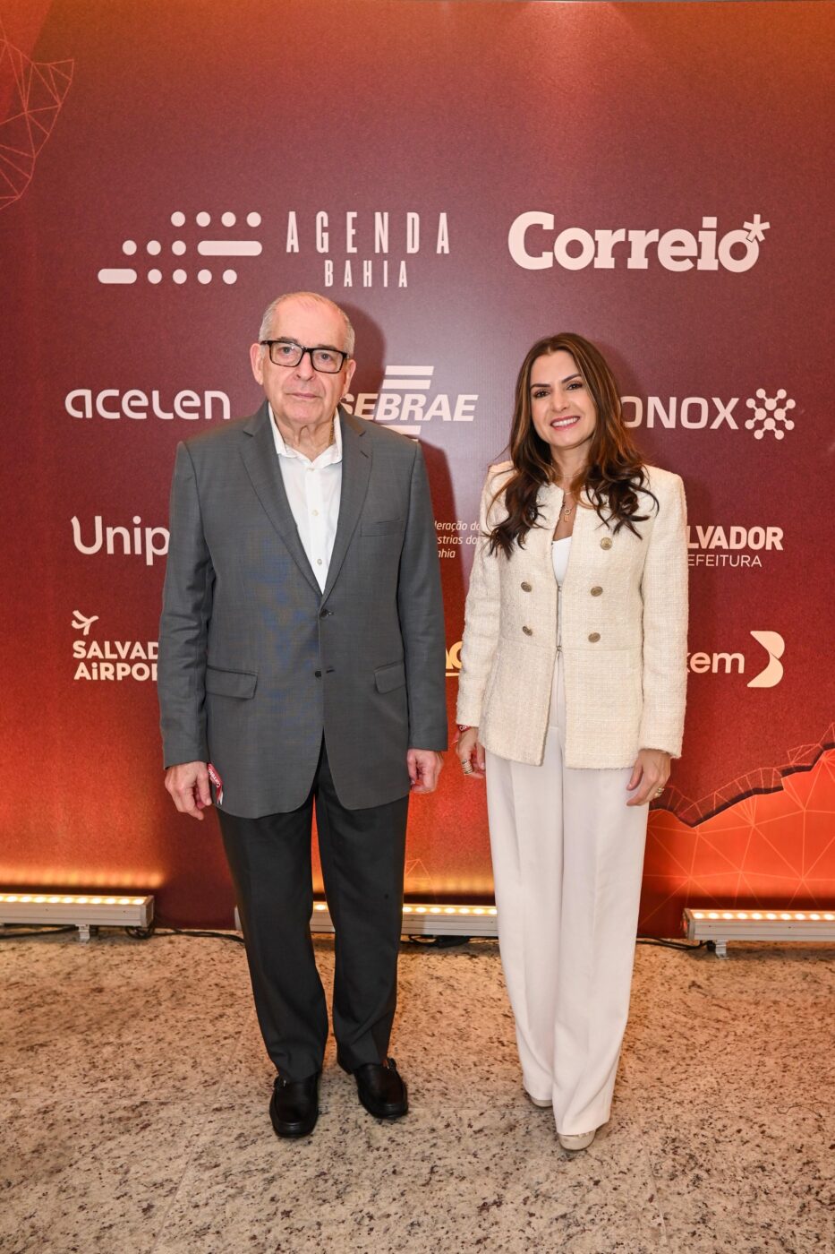 ACM Júnior e Renata de Magalhães Correia