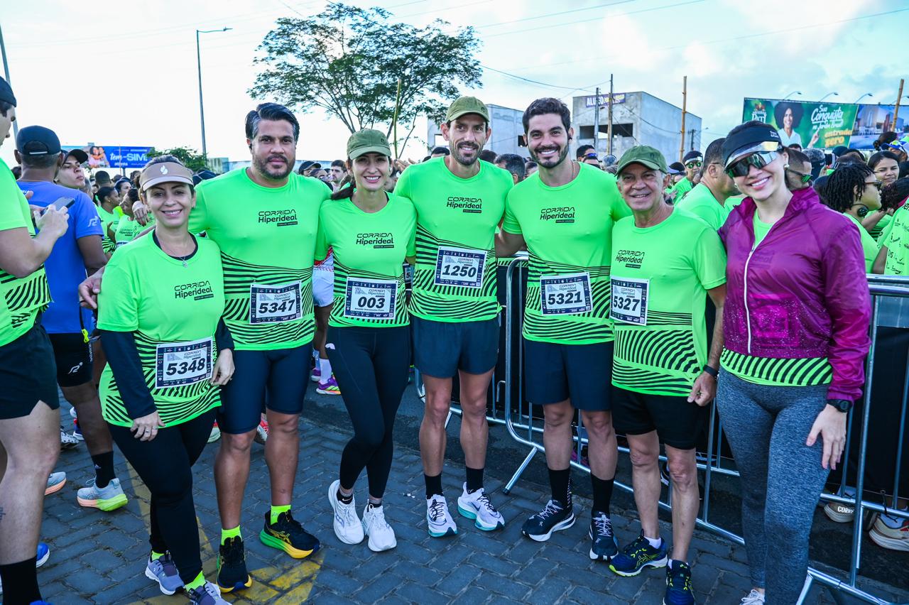 Hellen Karine, Adonias Neto, Amanda Vasconcelos, Matheus Froes, Helmo Cesare, Marcelo Oliveira e Nathalia Dourado