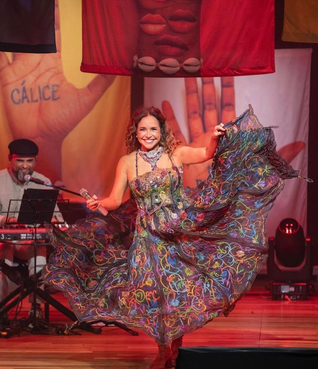 Daniela Mercury estreia tributo a Chico Buarque em Brasília, antes de vir a Salvador em setembro; veja vídeo
