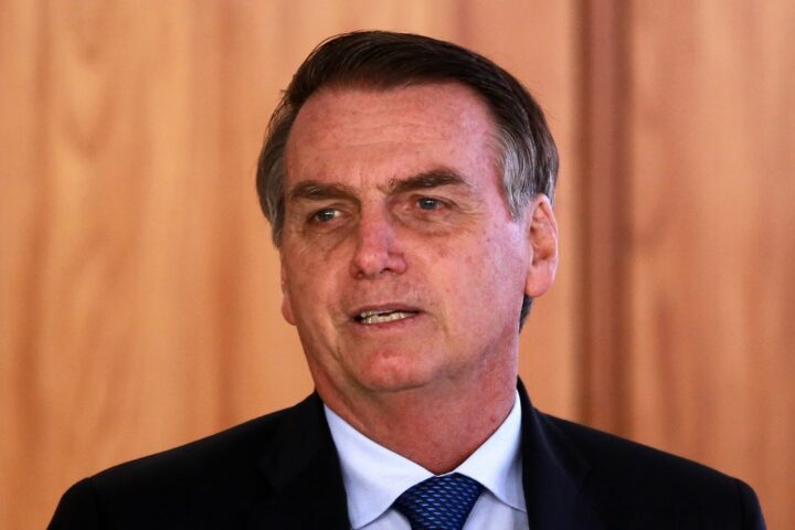 Em parecer, PGR se manifesta contra a presença de agentes da PF dentro da casa de Bolsonaro