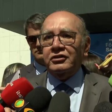 Gilmar Mendes defende Moraes e nega crise no STF após decisão de prender Bolsonaro