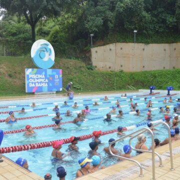 Projeto abre inscrições para aulas gratuitas de natação e hidroginástica em Lauro de Freitas