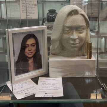 Família de Preta Gil faz homenagem com busto que guarda parte das cinzas da cantora