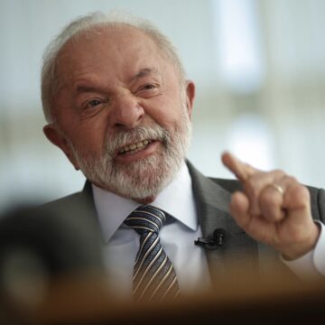 Lula diz que não vai ‘se humilhar’ para Trump e buscará articulação no Brics