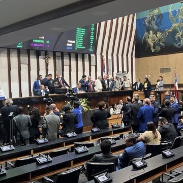 Governo da Bahia envia à ALBA projetos que preveem reajustes salariais para mais de 43 mil servidores