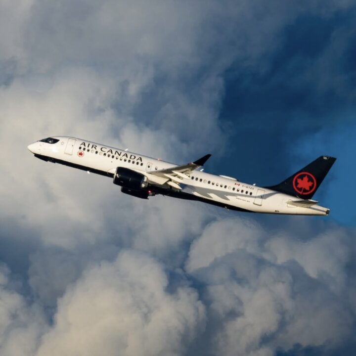 Greve de comissários paralisa Air Canada e cancela todos os voos da companhia