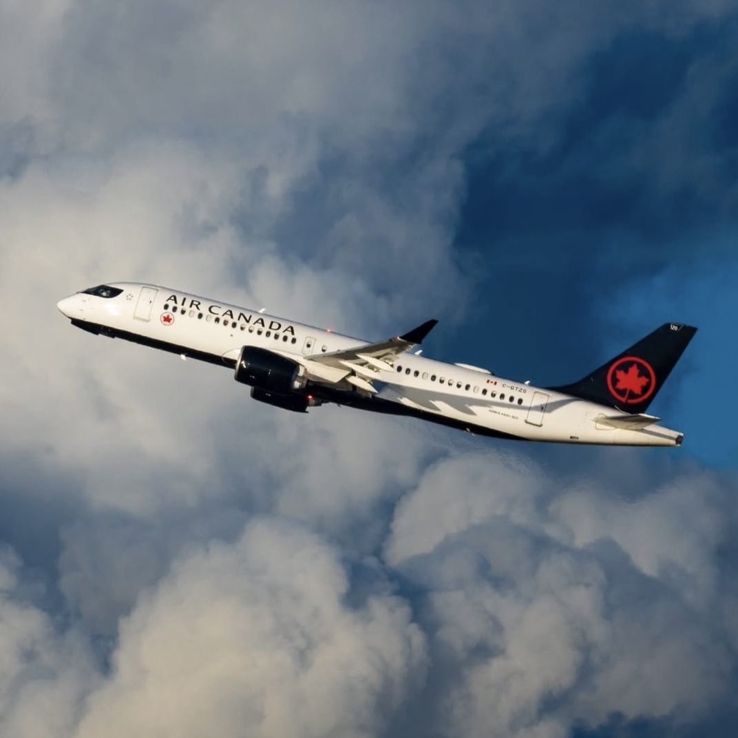 Greve de comissários paralisa Air Canada e cancela todos os voos da companhia