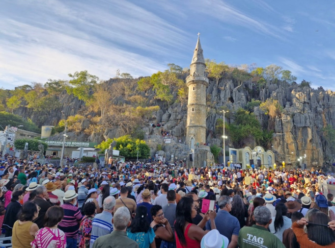 Romaria de Bom Jesus da Lapa reúne milhares de fiéis e mostra força do turismo religioso da Bahia