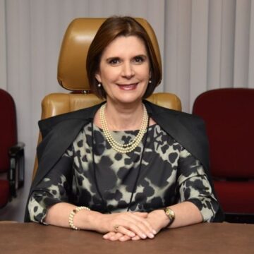 Presidente do Superior Tribunal Militar chega a Salvador para participar de seminário internacional